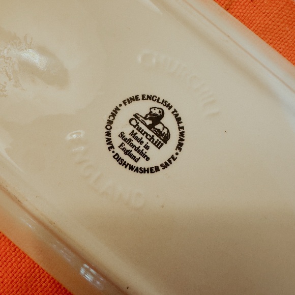 Churchill of England Blue Willow Covered Butter Dish - Staffordshire England - Picture 6 of 6